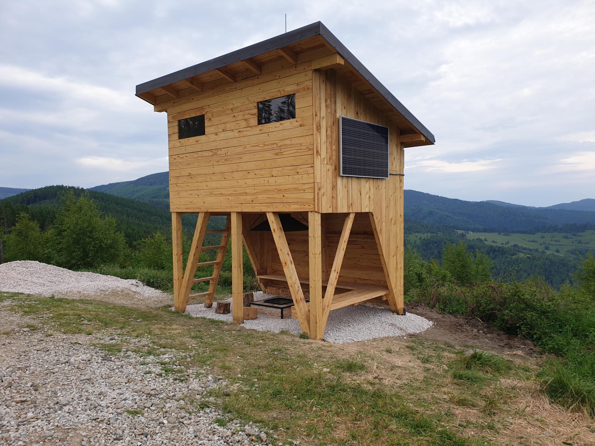 Hotová útulňa nad Úhornou